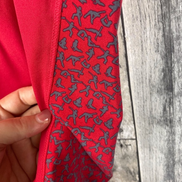 ALo Red & Grey Yoga Pose Racerback Tank Size Large - Picture 4 of 8